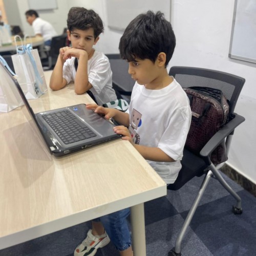 مشروع  اصنع روبوتك بنفسك  2022